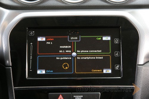 Suzuki Vitara 1.6 DDiS 4WD TCSS Elegance, zaslon na dotik ima enostaven meni