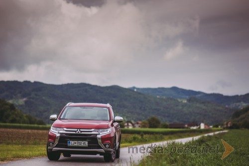 Mitsubishi Outlander 2.2 DI-D 4WD Intense+