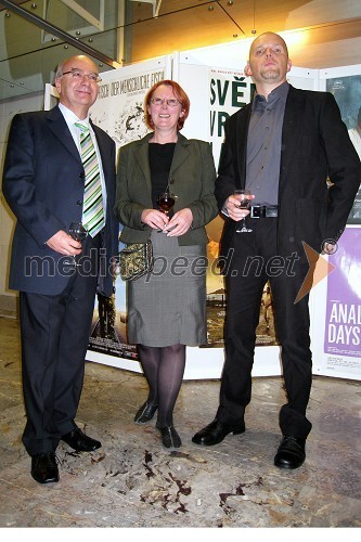 Mitja Rotovnik, direktor Cankarjevega doma, Lilijana Stepančič, direktorica MGLC (Mednarodni grafični likovni center) in Simon Popek, programski direktor festivala Liffe