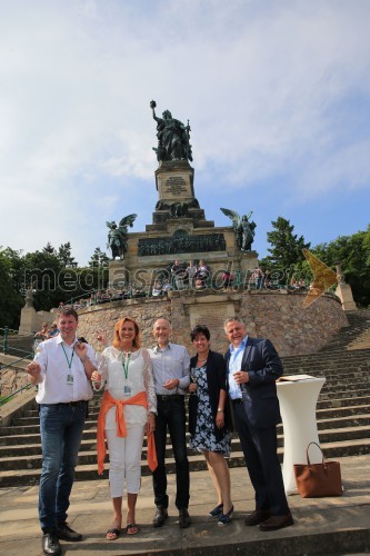 Vinska reprezentanca Slovenije z zmago nad Italijo v finale EP vinarjev v nogometu in obisk Rüdesheim am Rhein