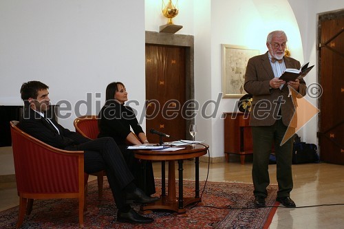 Mario Galunič, voditelj, Bernarda Benka Pulko, svetovna popotnica in Mitja Meršol, novinar