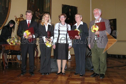 Miloš Kadivnik, Olga J. Bahun, Marjeta Cotman, ministrica za delo, družino in socialne zadeve, Jožica Mikić Horvat in Mitja Meršol, nekdanji urednik Dela