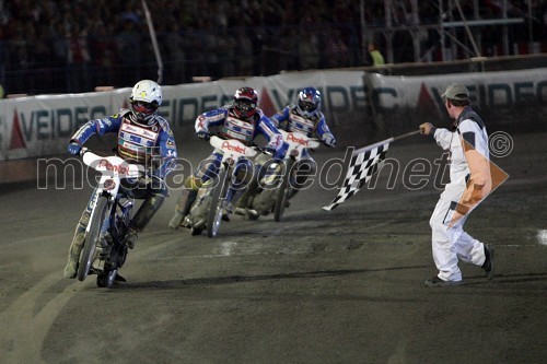 Tomasz Gollob, Poljska; Piotr Protasiewicz, Poljska, Andreas Jonsson, Švedska in štarter