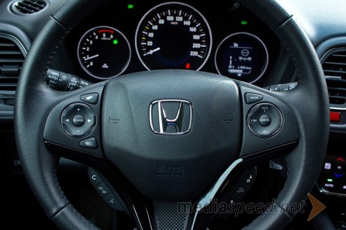 Honda HR-V 1.6 i-DTEC Elegance, veliko posrednega dela voznik opravi na volanu