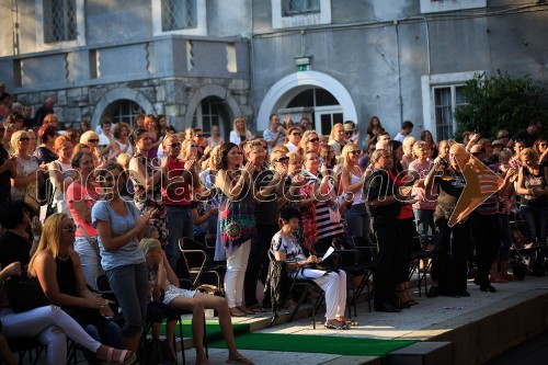 Festival Ljubljana 2016: Predani korakom, plesna predstava