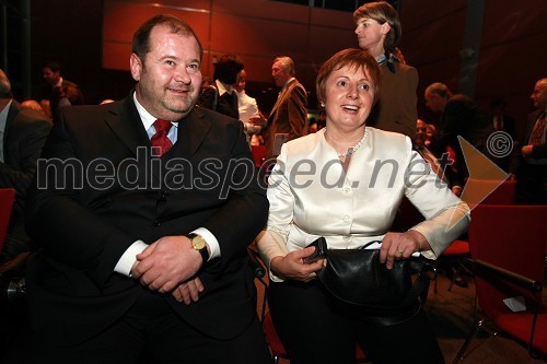 Aleš Hauc, generalni direktor Pošte Slovenije in Tatjana Fink, glavna direktorica Trimo d.d. in podpredsednica Združenja Manager