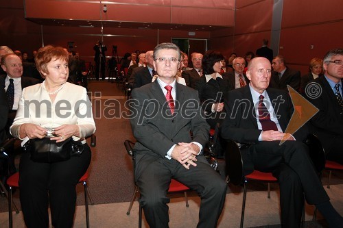 Tatjana Fink, glavna direktorica Trimo d.d. in podpredsednica Združenja Manager, Franjo Bobinac, predsednik uprave Gorenje d.d. ter predsednik Združenja Manager in Tone Turnšek, dobitnik priznanja za življenjsko delo Združenja Manager na področju managmenta