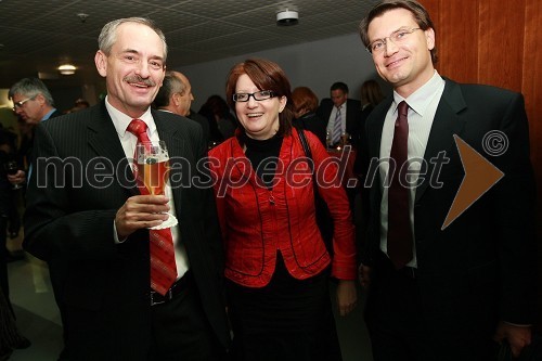 Dr. Borut Bratina, profesor na Ekonomsko-poslovni fakulteti v Mariboru, Alenka Žnidaršič Kranjec, Prva pokojninska družba in Jurij Giacomelli, pomočnik predsednika uprave Gorenje d.d.
