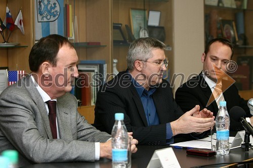 Frenk Tavčar, direktor programa Audi pri Porsche Slovenija, Anton Štihec, župan Murske Sobote in Wout Van Parys, področni vodja prodaje za Slovenijo in Avstrijo