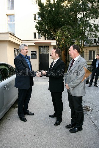 Anton Štihec, župan Murske Sobote, Wout Van Parys, področni vodja prodaje za Slovenijo in Avstrijo in Frenk Tavčar, direktor programa Audi pri Porsche Slovenija