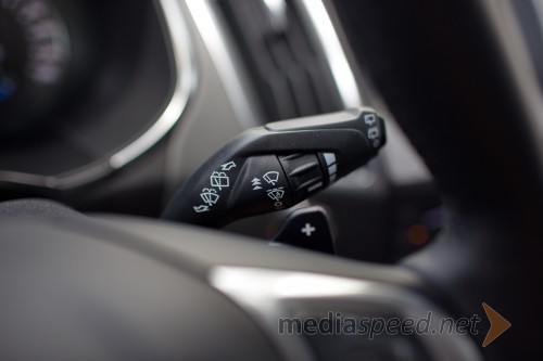 Ford S-Max 2.0 TDCi Poweshift Titanium, ročno prestavljanje preko ušes za volanom