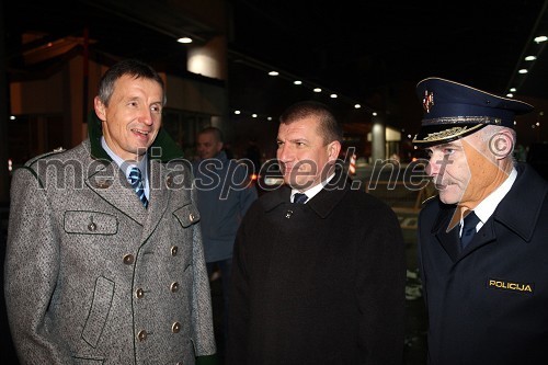 Martin Bartenstein, avstrijski gospodarski minister, Dragutin Mate, minister za notranje zadeve in Jože Romšek, generalni direktor Slovenske policije