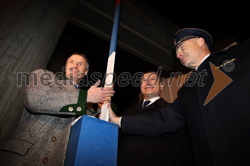 Martin Bartenstein, avstrijski gospodarski minister, Dragutin Mate, minister za notranje zadeve in Jože Romšek, generalni direktor Slovenske policije