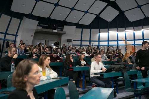 Ekonomska prihodnost in politična usodnostevropskih integracij, okrogla miza EF Ljubljana