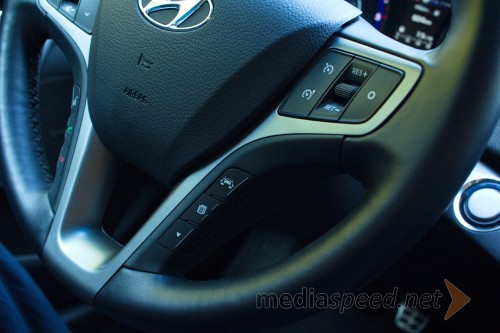 Hyundai i40 Wagon 1.7 CRDi HP Impression, multifunkcijski volan