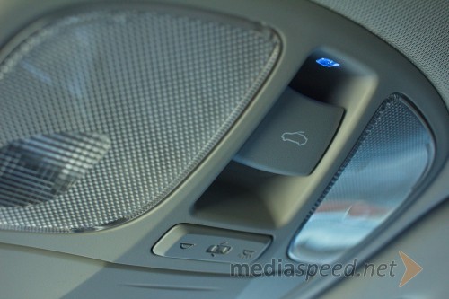 Hyundai i40 Wagon 1.7 CRDi HP Impression, električni pomik strešnega okna