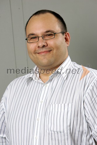 Simon Šketa, pomočnik vodje službe za odnose z javnostmi Mobitel d.d. in član žirije Prizma (PRSS - Slovensko društvo za odnose z javnostmi)