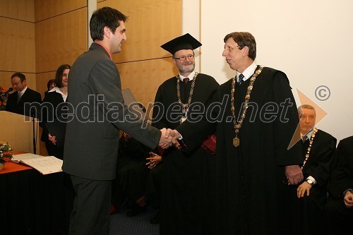 Dr. Boštjan Križanec, dr. Ivan Rozman, rektor Univerze v Mariboru in red. prof. dr. Željko Knez, dekan Fakultete za kemijo in kemijsko tehnologijo Univerze v Mariboru