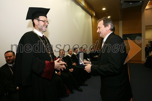 Dr. Ivan Rozman, rektor Univerze v Mariboru in red. prof. dr. Bruno Završnik, dobitnik Bronastega znaka UM za leto 2007