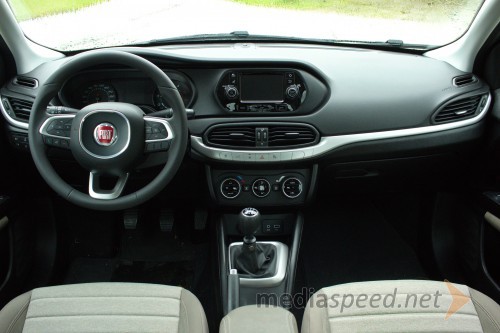 Fiat Tipo 1,6 Multijet Lounge, ergonomska notranjost