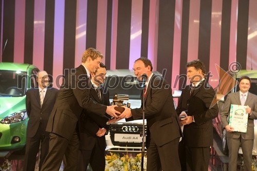 Wilfried Weitgasser in Danilo Ferjančič, direktorja Porsche Slovenija d.o.o. ter Frenk Tavčar, vodja programa Audi v Sloveniji