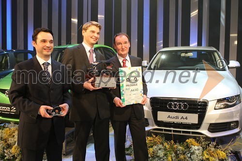 Danilo Ferjančič in Wilfried Weitgasser, direktorja Porsche Slovenija d.o.o. ter Frenk Tavčar, vodja programa Audi v Sloveniji