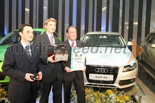 Danilo Ferjančič in Wilfried Weitgasser, direktorja Porsche Slovenija d.o.o. ter Frenk Tavčar, vodja programa Audi v Sloveniji