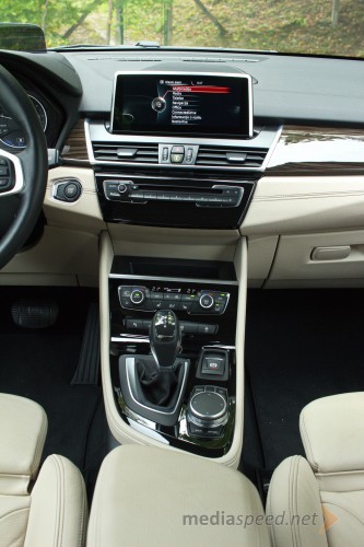 BMW 225xe Active Tourer Luxury Line, mediaspeed test