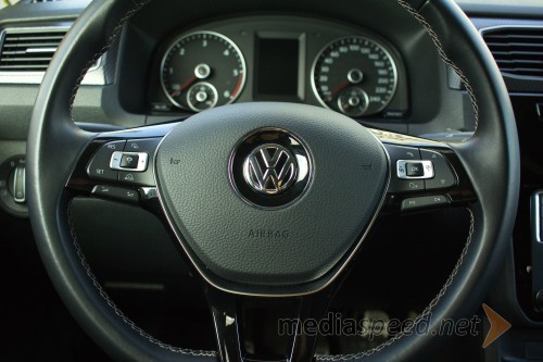 Volkswagen Caddy 2.0 TDI Alltrack, multifunkcijski usnjen volan proti doplačilu