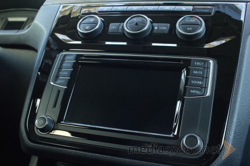 Volkswagen Caddy 2.0 TDI Alltrack, velik LCD zaslon