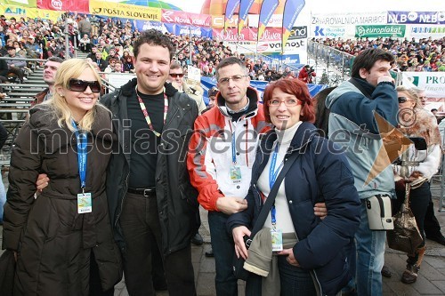 Damijan Koletnik, direktor Dravskih elektrarn Maribor in predsednik Nadzornega sveta Telekoma Slovenije z ženo Sandro in Boris Novak svetovalec poslovodstva Pošte Slovenije