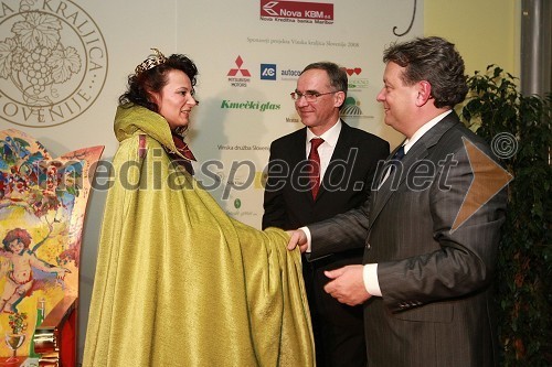 Svetlana Širec, Vinska kraljica Slovenije 2008, Iztok Jarc, minister za kmetijstvo, gozdarstvo in prehrano RS in Janez Erjavec, direktor Pomurskega sejma d.d.