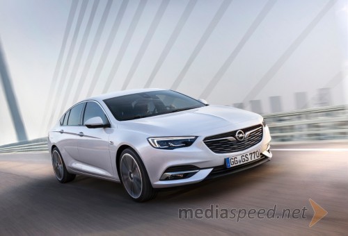 Povsem nova Opel Insignia Grand Sport