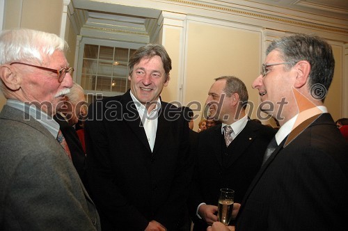 Jurij Kozina, sin Marjana Kozine, Vasko Simoniti, minister za kulturo, Damjan Damjanovič, direktor Slovenske filharmonije in Franjo Bobinac, predsednik uprave Gorenje d.d.  	 
	