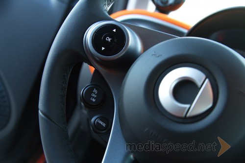 Smart fortwo cabrio 52kW Passion, ima tudi tempomat