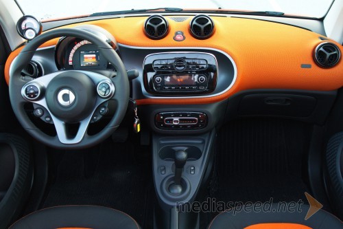 Smart fortwo cabrio 52kW Passion, notranjost 