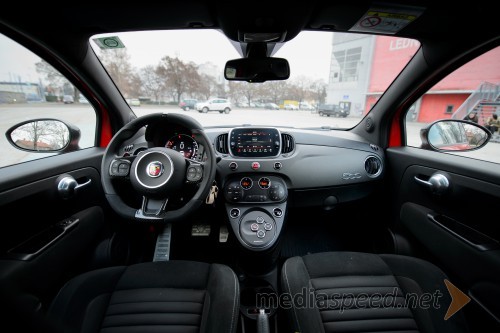 Abarth 595 1.4 T-Jet 16v 180 Competizione MTA, notranjost