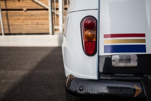 Renault 4 GTL, preprosti zadnje luči