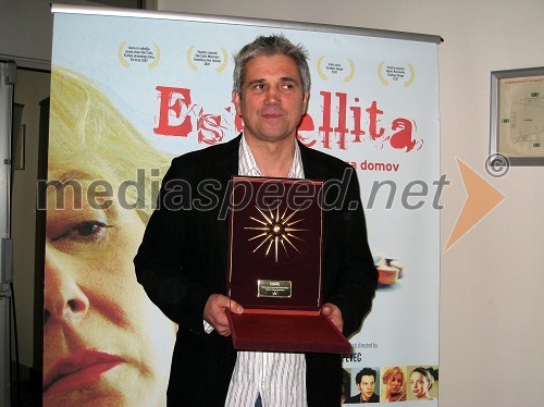 Premiera filma Estrellita