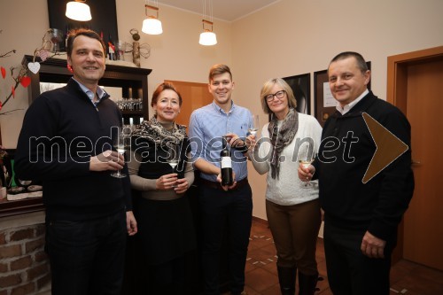Obisk nagrajencev Slovenskih novic pri PUBEC vinarjih Vino Gaube in Vino Valdhuber