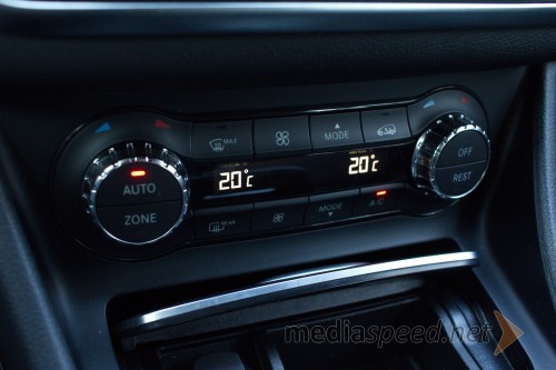 Mercedes-Benz CLA 220d, samodejna klimatska naprava je učinkovita in nemoteča ob delovanju