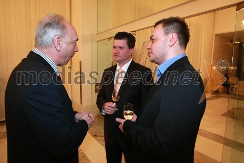 Janez Ujčič, generalni direktor RTS, Marko Kolbl, lastnik Radia Center in Sašo Papp, voditelj jutranjega programa Radia Center