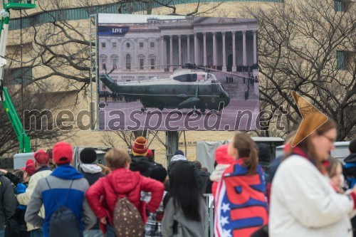 Odhajajoči nekdanji predsedniški par (Barack in Michelle Obama)