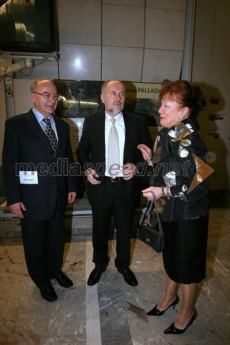 Mitja Rotovnik, direktor Cankarjevega doma, dr. Valentin Inzko, avstrijski veleposlanik in Tjaša Andree Prosenc, odvetnica