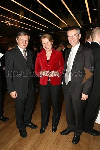 Wolfgang Schüssel, nekdanji avstrijski kancler, Bernarda Fink, mezzosopranistka in žena dr. Valentina Inzka, avstrijskega veleposlanika in ...