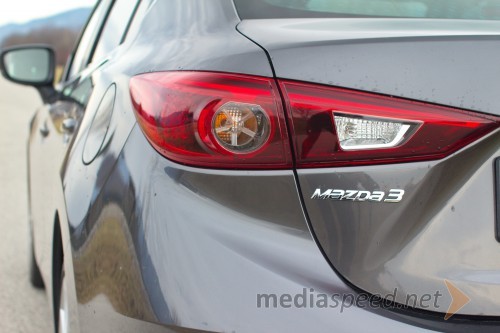 Mazda3 G120 Revolution Top