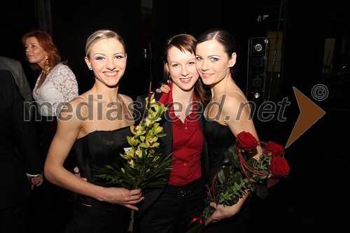 Evgenija Koškina, balerina, Barbara Herzmansky, marketing SNG Maribor in Branka Popovici, balerina