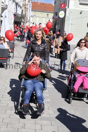 Vseslovenski pohod z rdečimi baloni