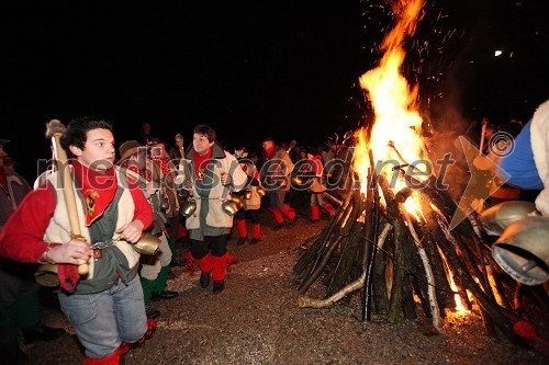 8. tradicionalni kurentov-korantov skok