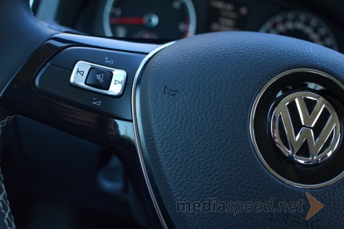 Volkswagen Amarok 3.0 TDI 4Motion Highline Aventura, upravljanje z radijem